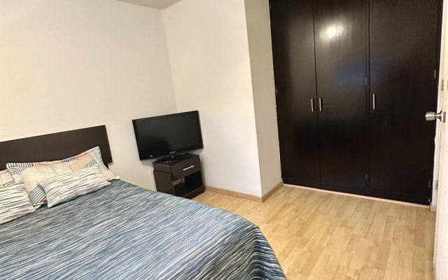 Fröhlicher Monat des Stolzes! Zimmer in einer gemeinsamen Abteilung in