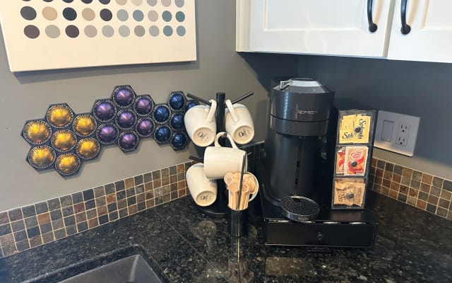 Jeremy's listing on misterb&b - Nespresso coffee and espresso provided.