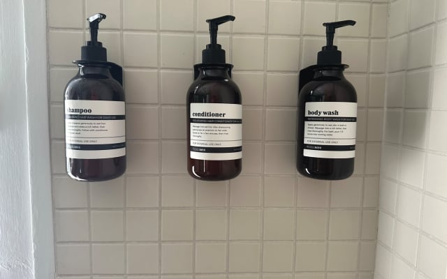 Jeremy's listing on misterb&b - Basic necessities provided.