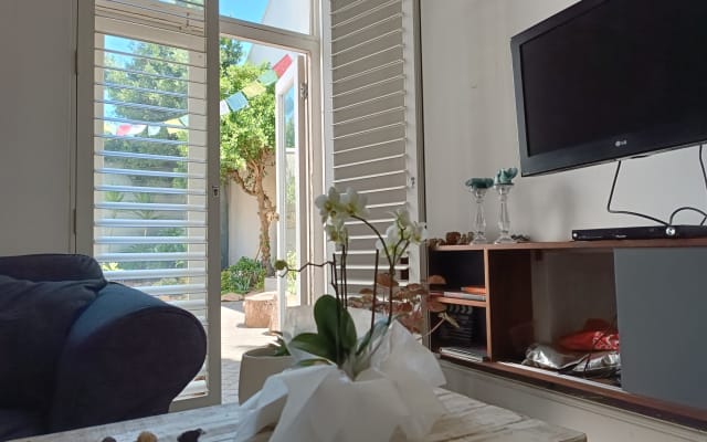 LIVE THE BOHEMIAN OBSERVATORY, CAPE TOWN LIFE!