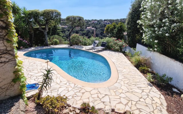 A little cocoon with sea view and private pool near Saint Maxime