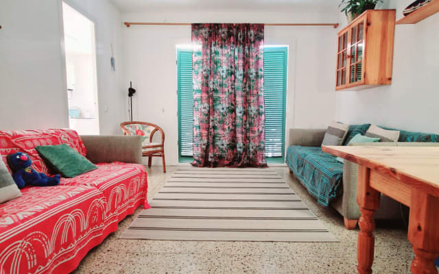 Great double room, 50mts from the beach!