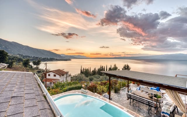 Vista magica, villa Asproneri, Kamena Vourla
