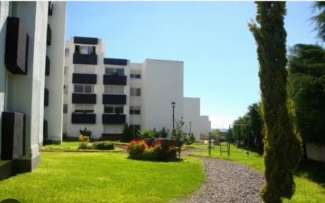 Quarto a sul da cidade Espaçoso e bonito com casa de banho...