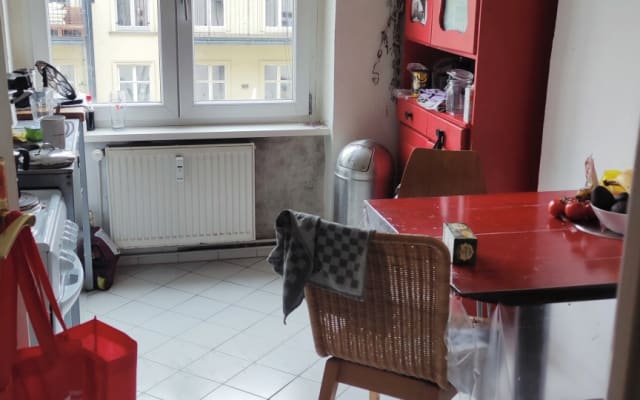 Bonjour, je m'appelle Andreas et je loue une chambre agréable...