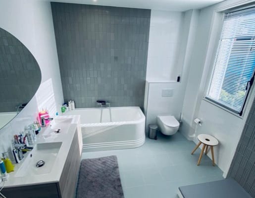 Confortable Room in a Beautiful House close to Paris (15min) With Pool