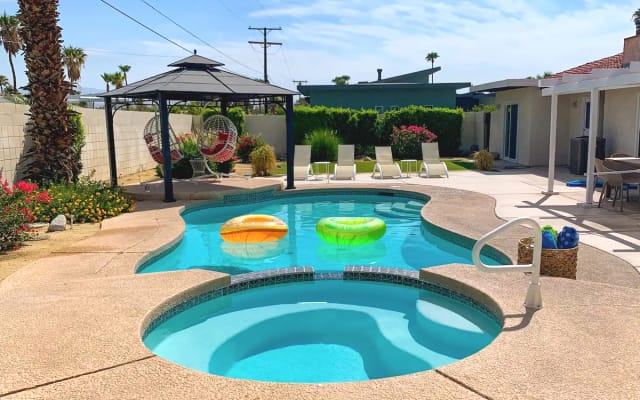 Palm Springs Urlaub Sunsation Haustierfreundlicher Pool und Spa