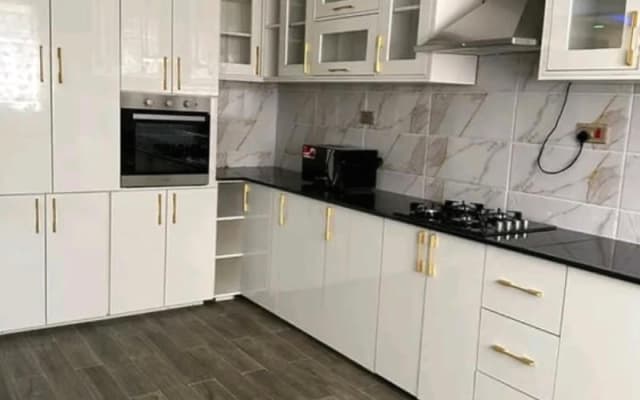 Bienvenue dans notre spacieux appartement de trois chambres situé sur l'île de Rusinga. - Photo 2