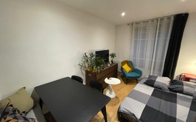 Nice and cozy apartment nearby a metro station