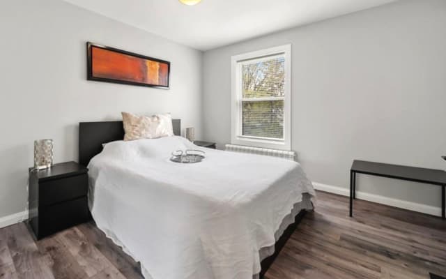 Luxurious  one bedroom apartment in Orillia