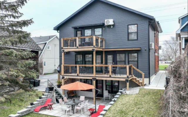 Luxurious  one bedroom apartment in Orillia