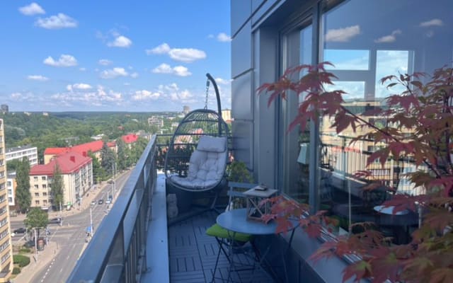 Luxury Panoramic Riverbank Views Minutes from Old Town