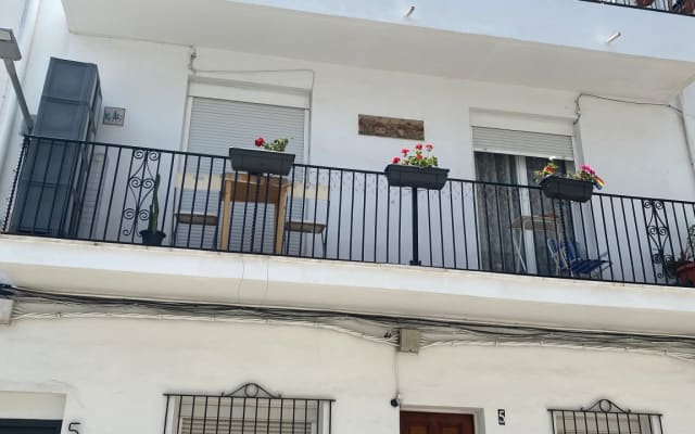 Geräumiges und komfortables Zimmer mit Doppelbett