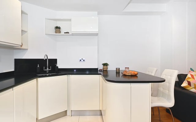 Una piccola casa calda, che diventerà la vostra seconda casa.