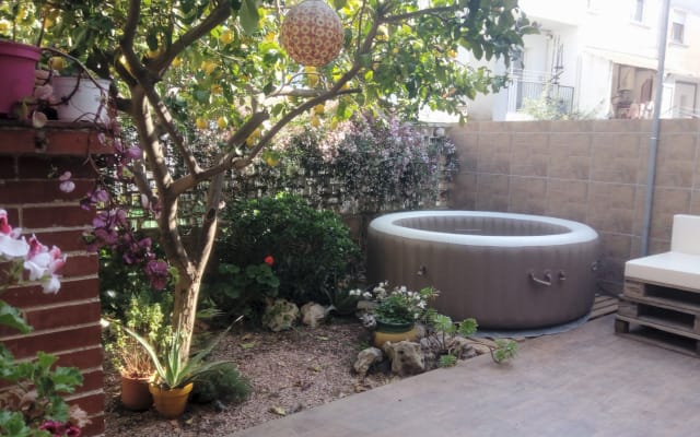 Casa tranquila com terraço e jacuzzi