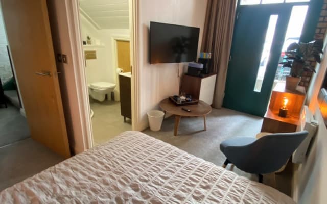 Boutique double bedroom with en-suite in gay village