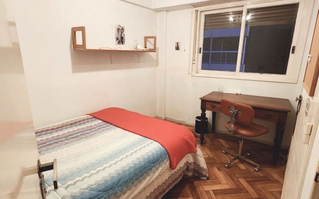 BESTE LAGE in Palermo. Zimmer in einem geräumigen und voll...