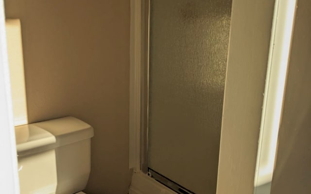 Camera con bagno privato in appartamento condiviso