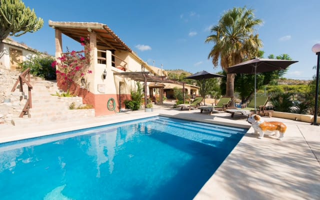 Elegante apartamento. Casa rural antiguo MOLINO, a 5 min. de la playa