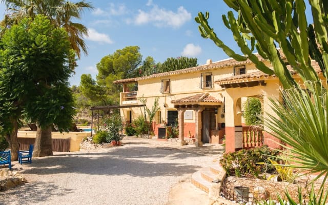 Elegant apartment. Old rural house MOLINO, 5 min. from the beach.