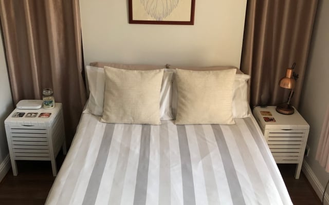 Comfy room in owners home. Great location for Liverpool City Centre