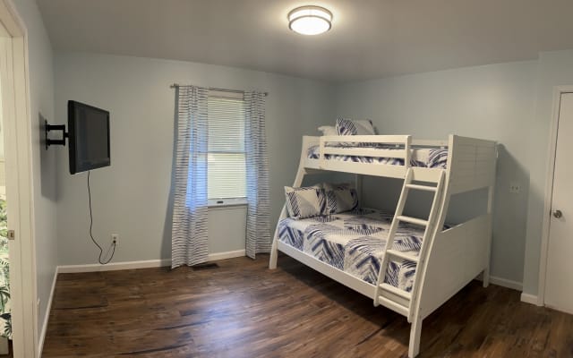 House with private pool near bike trail short drive to beach