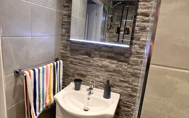 Habitación/ Mid Terrace House in East end of Glasgow