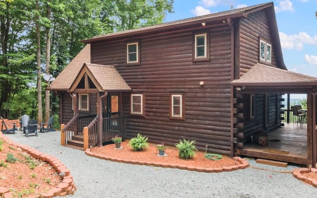 Entspannende Luxus-Blockhütte in der Nähe von Asheville & Lake Lure