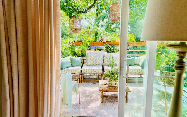 The 1920s Bellevue Jungalow
