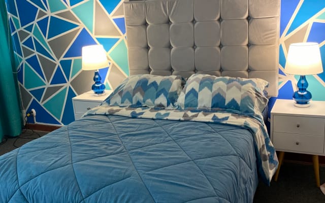 Habitación compartida con cama supletoria o colchón, TV y WIFI
