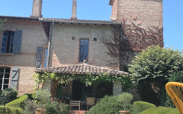 Beautiful secluded castle, near Toulouse.