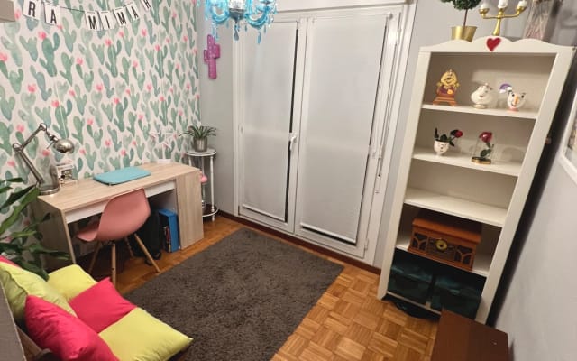 Chambre dans un appartement situé à 10 minutes du centre ville