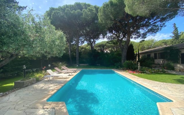 Old provence type house with superbe garden & 12x6 swimming pool