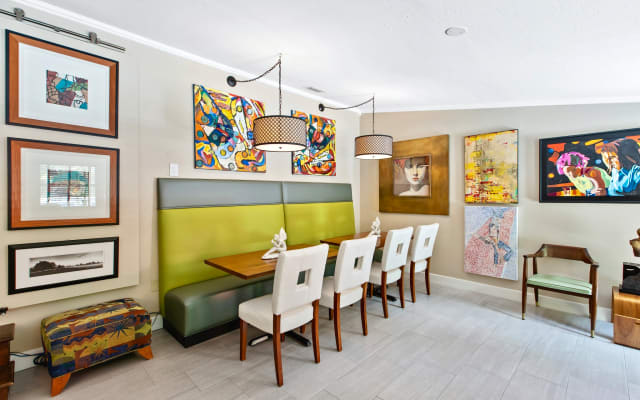 Ken's listing on misterb&b - View of Great Room area with pool vistas. Original art and designer furnishings make the home show like a gallery. Large TV viewing area, second dinning room, and conversation area complete the relaxing atmosphere. Relax and unwind in luxury/comfort.