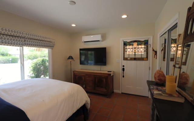 The Nest at Jeffrey's 420 Shiloh votre sanctuaire LGBTA pour animaux...