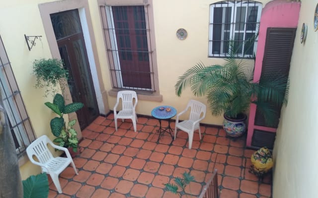 L'annuncio di Octavio su misterb&b - backyard and smoking area