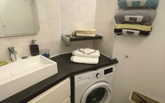 Joli T2 dans residence au calme avec piscine