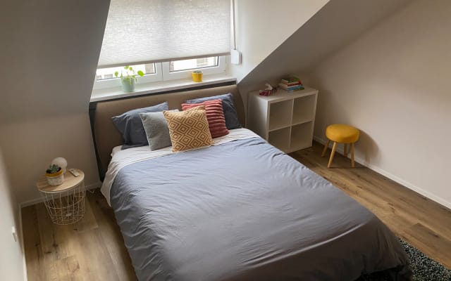 Chambre confortable dans un bel appartement proche de tout et de tous.