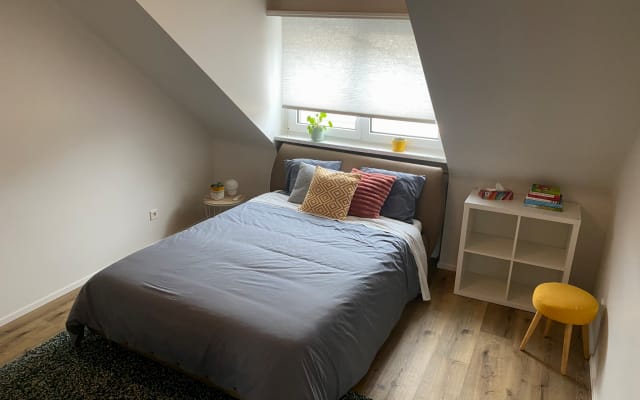 Chambre confortable dans un bel appartement proche de tout et de tous.