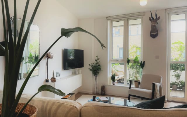 Luxury Stylish Flat By Canary Wharf in London
