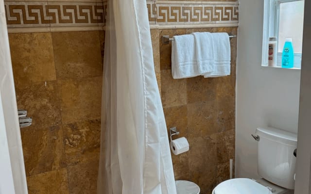 LASOCIAL Apartments- The Agate (Breakfast & Parking on us)