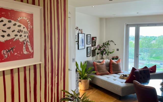 Stilvolles, kunstvolles Apartment - 5 Minuten von der Elizabeth Line...