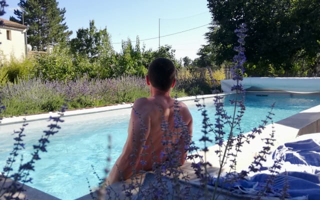 Private room in a house in Haute-Provence with massages