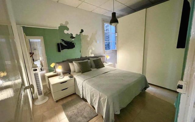 BEAUTIFUL ROOM NEAR THE BEACH (MAR BELLA) - (SUBWAY)