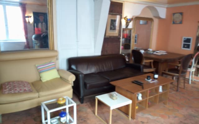 82M 2 ideal for a stay in the heart of Paris..Montorgueil. Wifi.