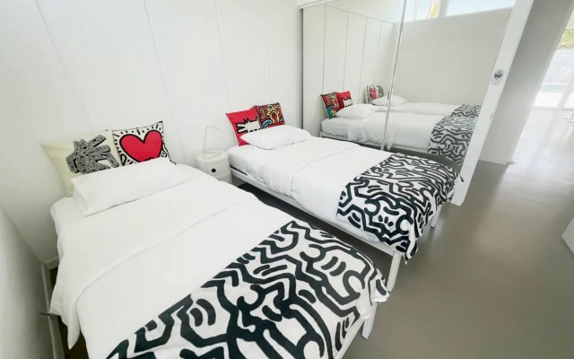Private Room in Historic Palm Springs Home - Picture 6