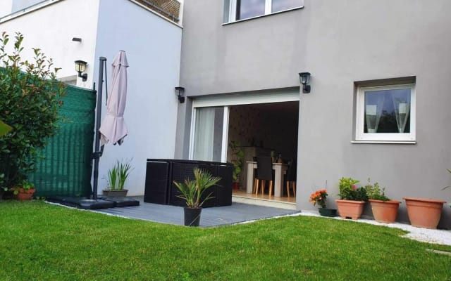 Hello I welcome you near RN12 15 minutes from the entrance to Rennes