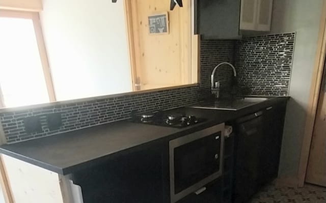 4-person gite with almost 360° mountain view