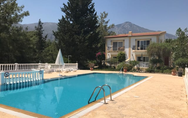 Cipro Nord Villa intera Ozankoy, giardino privato con Jacuzzi