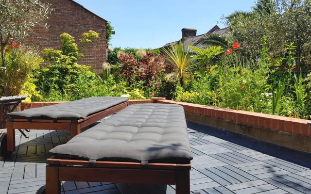 Naked House London - Quarto partilhado no sótão - Banheira de hidromassagem